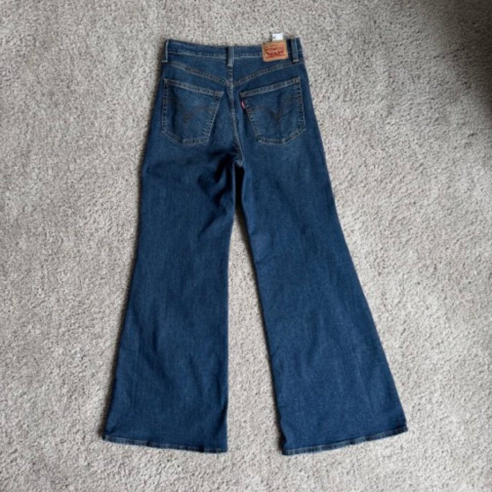 Levi's Ribcage Bell Jean 30x32 - Picture 5 of 15